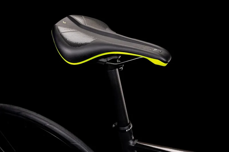 2022 Cube Attain Race Road Bike in Black